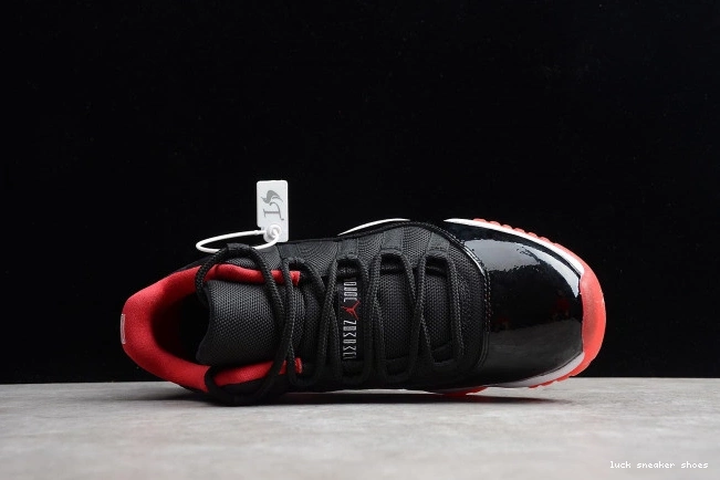 Reps LUCY 11 Red  Air Retro mens Black Low 